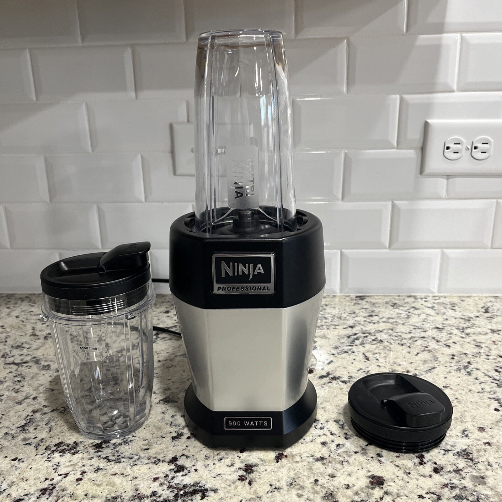 Nutri Ninja Professional Blender 900 Watts with Large/small Blender