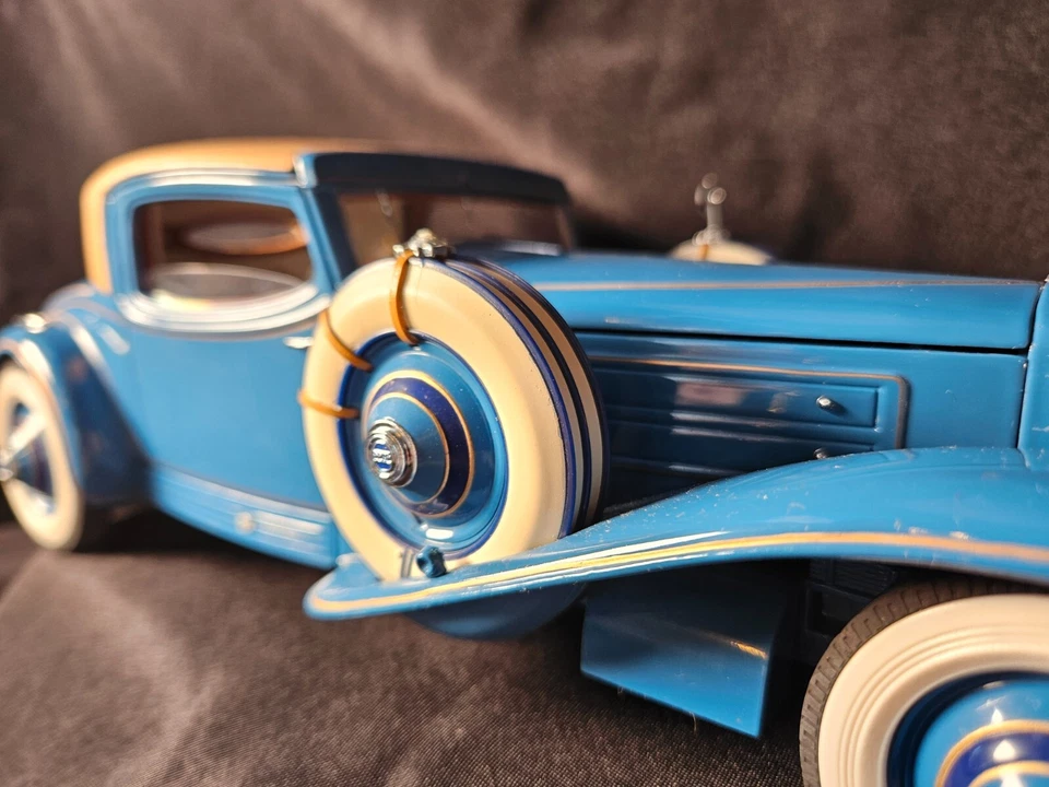 Danbury Mint 1929 Cord L-29 Special Coupe 1:16 Scale Inv. #3309 - Image 3 of 4