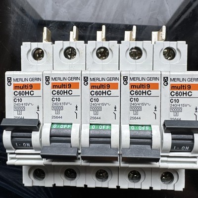 5 x MERLIN GERIN 10 AMP CURVE C 10kA MCB SCHUTZSCHALTER C60HC 25644 MULTI9