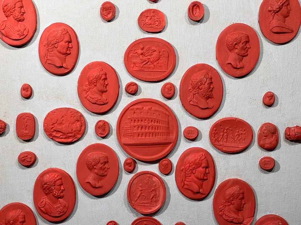 Grand Tour Revival Neoclássico Vintage Gesso Vermelho Fundido Encerado Intaglio Arrangem - Imagem 2 de 4