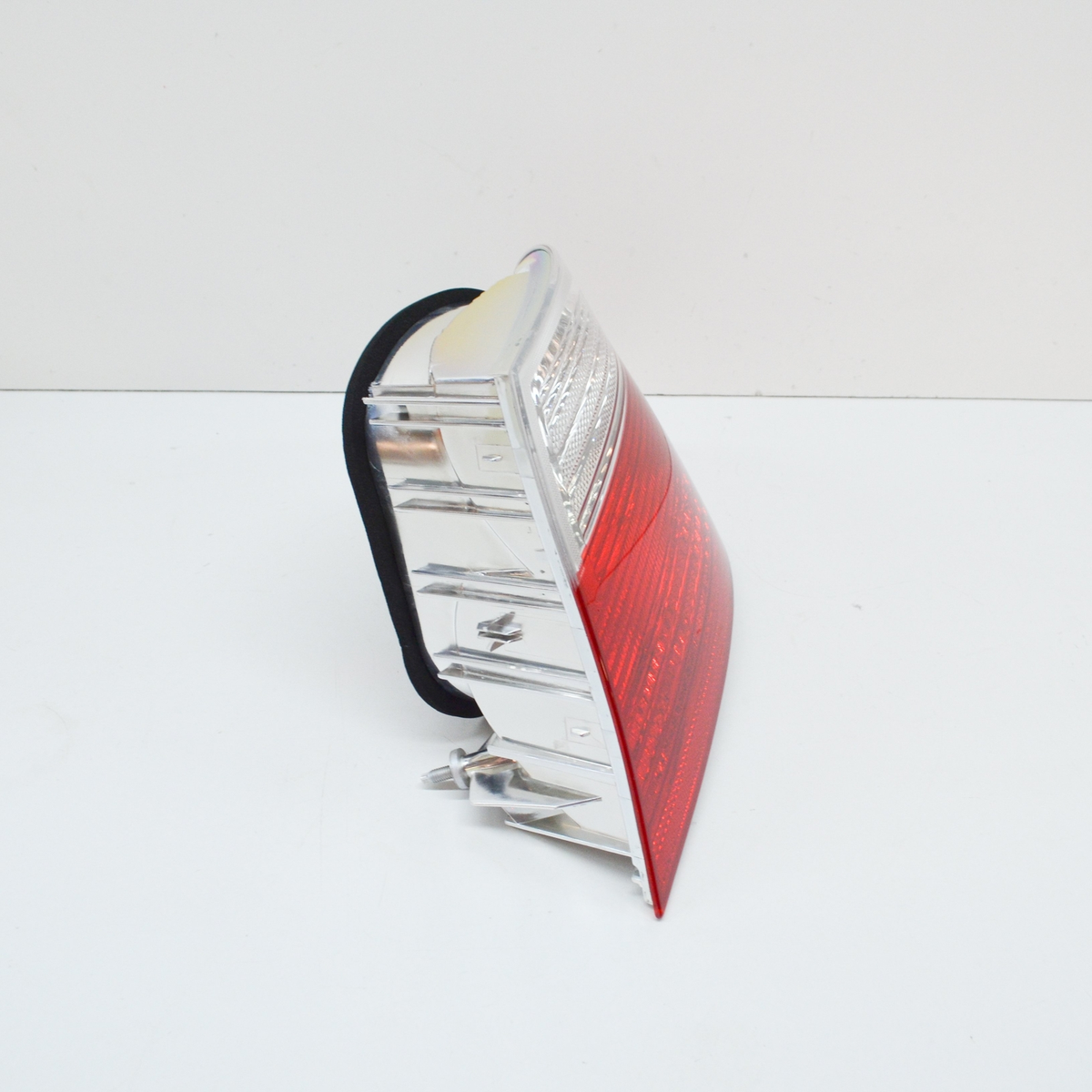 NEW BMW 3 E46 REAR RIGHT TAILLIGHT 63218383826 8383826 ORIGINAL 63