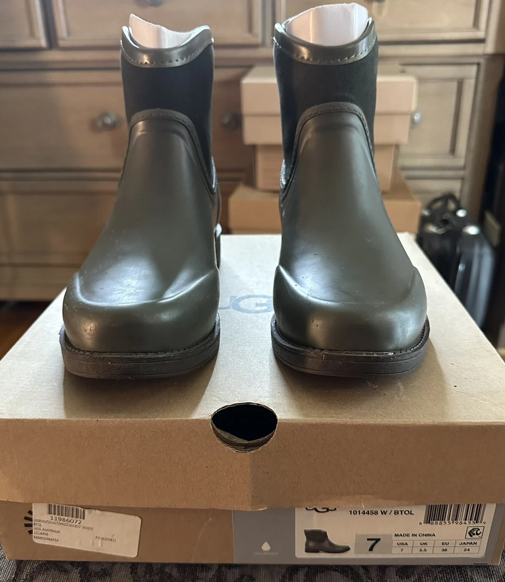 Ugg paxton waterproof best sale boot
