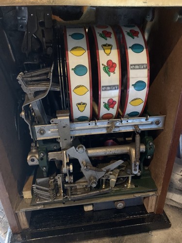 One Arm Bandit. Rol A Top Look A Like Machine On Shilling Play - Picture 3 of 5