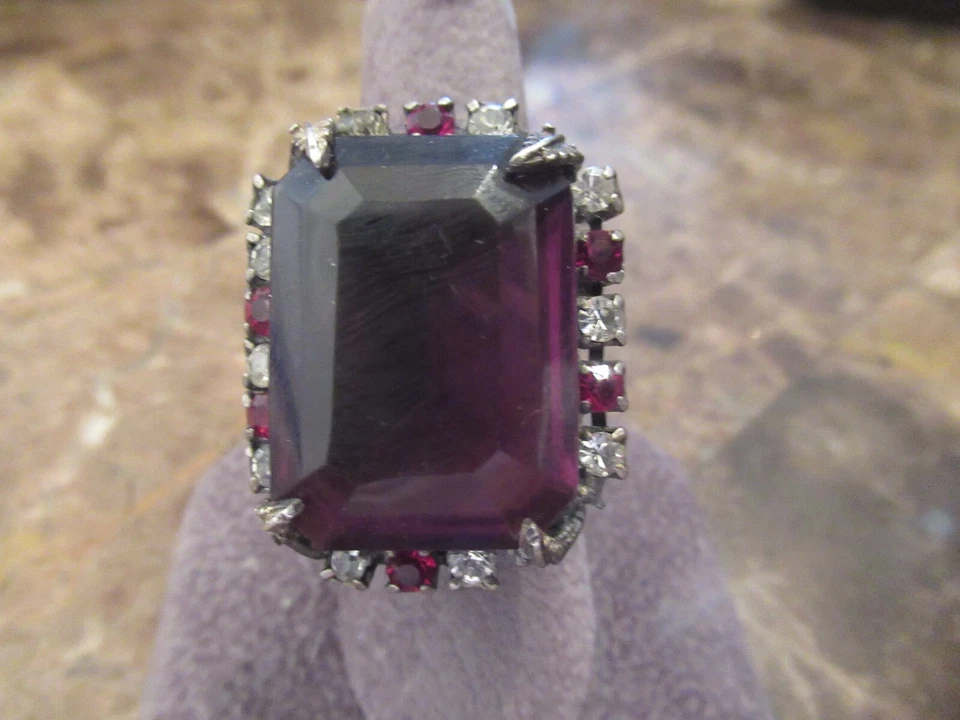 VINTAGE LARGE 1 INCH PURPLE STONE STATEMENT RING PEWTER SIZE 7 - Image 2 of 4