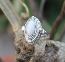 Silver Plated Rings For Women Girl With Natural Moonstone Gemstone P161