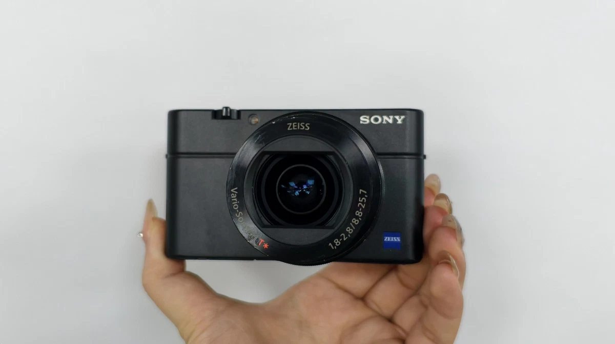 Sony Cyber-shot DSC-RX100 III M3 Digital Camera with Wifi Sony Cyber-shot DSC-RX100 III M3 Digital Camera with Wifi