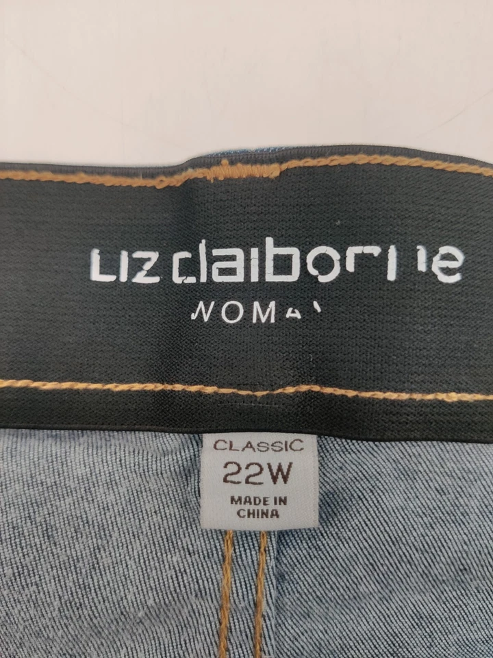 Liz Claiborne Classic Fit Capri Blue Jeans Womens 22 Elastic Waist Medium Wash - Image 3 of 4