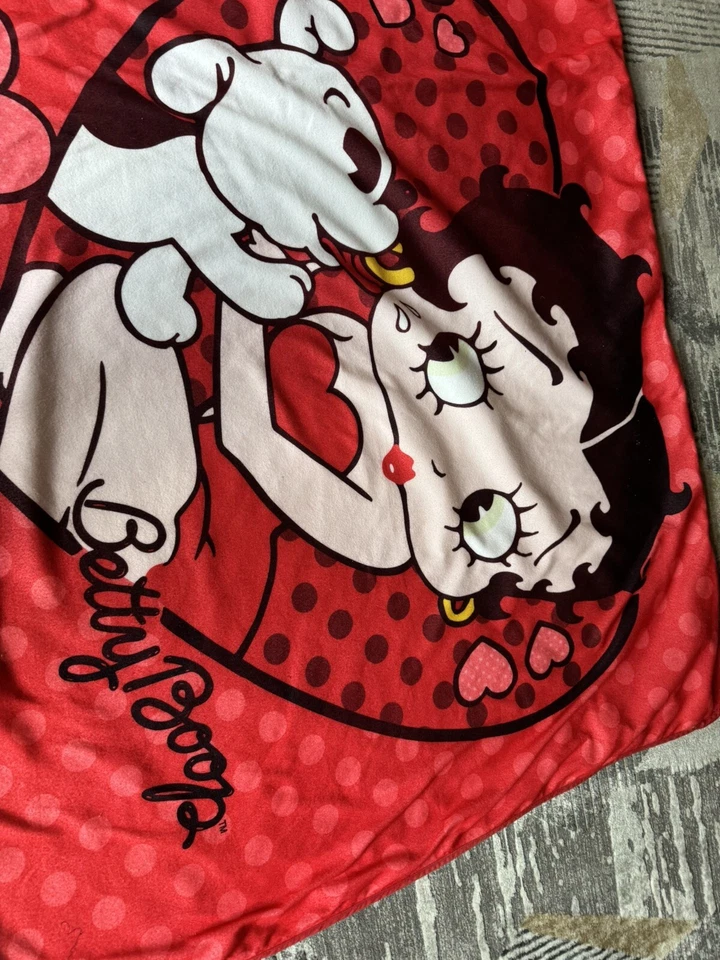 "Manta retro Betty Boop 48x61"" polar corazón rojo perro 2006" Foto 2 de 4