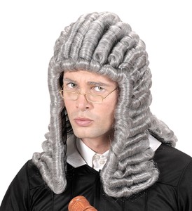 giudice con parrucca