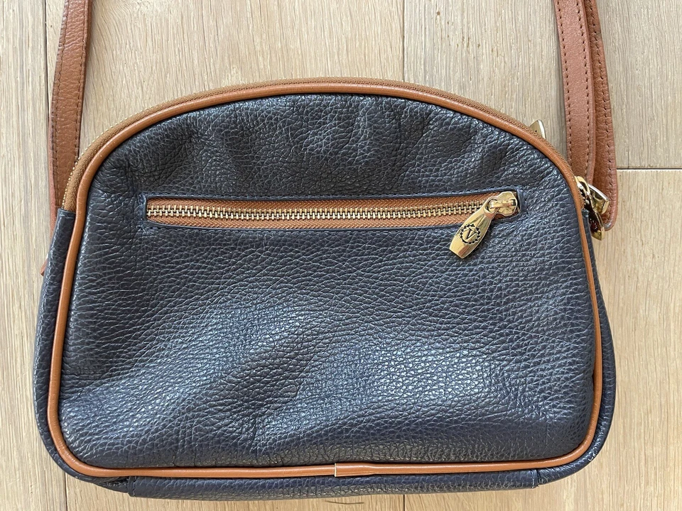 Cartera Bandolera Valentina Cuero Azul Marino - Hecha en Italia Foto 2 de 4