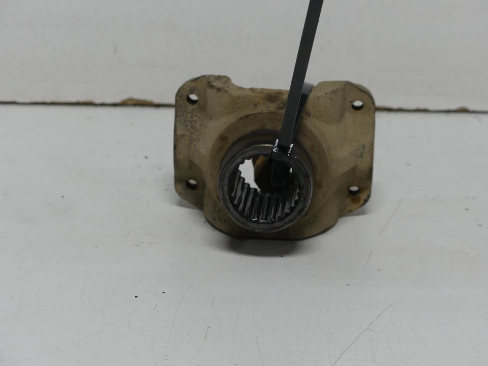 97-06 Jeep Wrangler TJ Dana Spicer 30 44 Yoke 26 Spline 1310 U-Joint Size OEM - Image 3 of 4