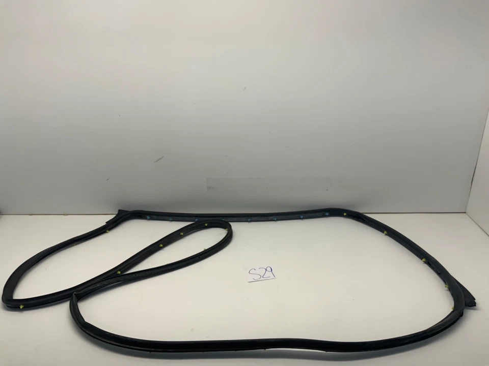 2011-2022 Dodge Durango Rear Right Door Opening Weatherstrip OEM Foto 2 de 4