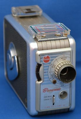 KODAK BROWNIE 8mm Vintage Movie Camera f/2.3 13mm lens USA | eBay