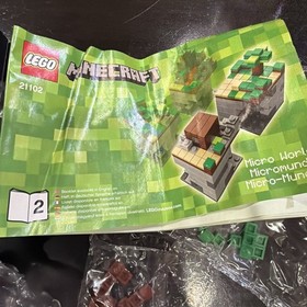 2012 LEGO 21102 Minecraft Micro World w/ Steve & Creeper Incomplete 