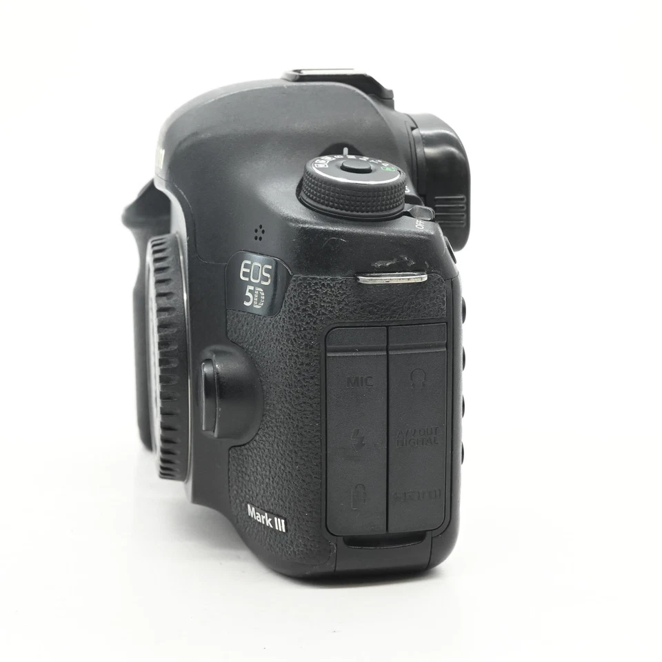 Canon EOS 5D Mark III 22.3MP Digital SLR Camera Body #337 - Image 4 of 4
