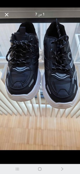 shoesWomen's athletic shoes, size 39