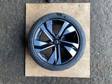 Genuine Volvo XC40 Alloy Wheel with Good Pirelli Tyre 245/45R20 8J ET50.5 7.68mm