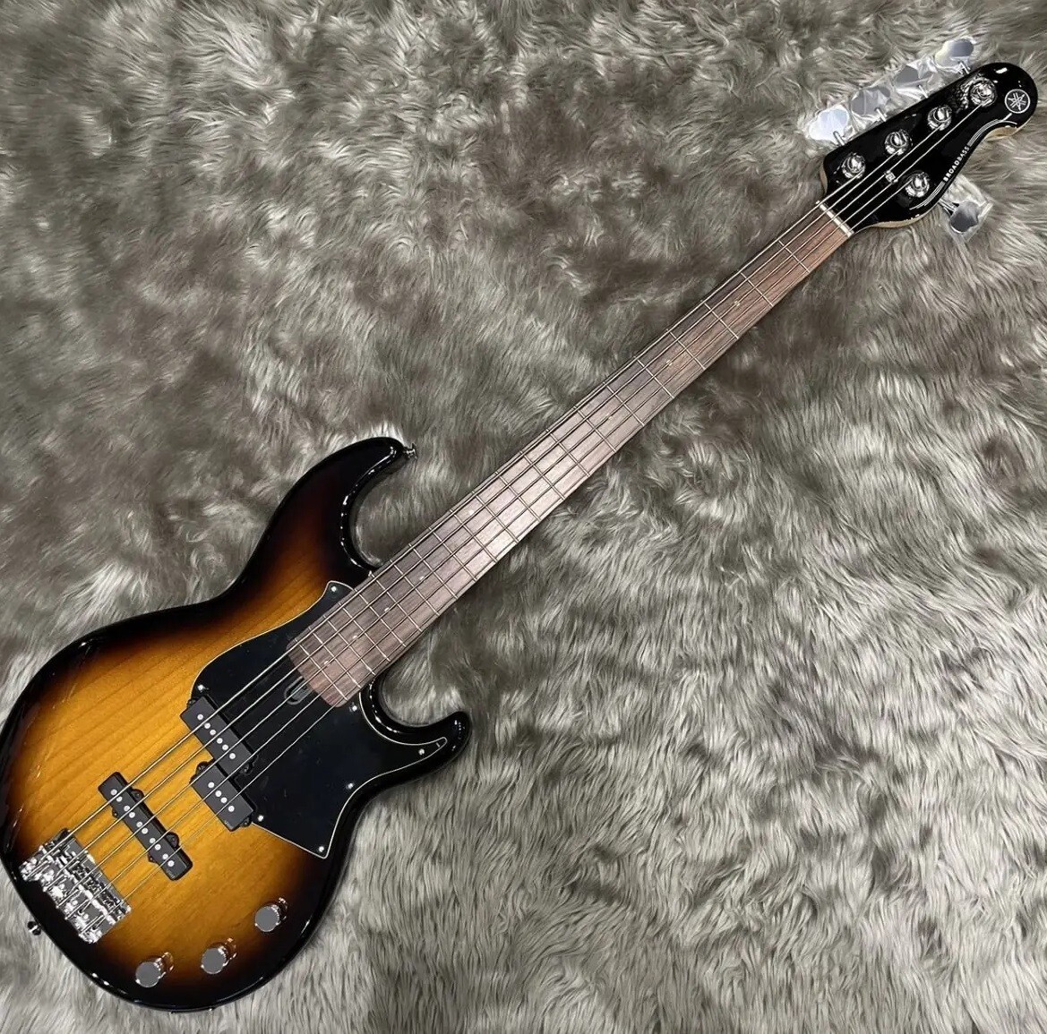 YAMAHA Bass 5 String BROAD BASS BB Series BB435 TBS - Sunburst 130590₽