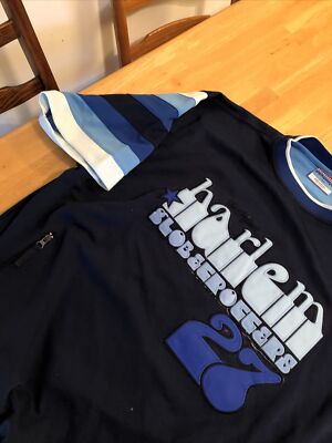 Sweat à Capuche Vintage Homme FUBU - Thème Harlem Globetrotters - Taille L - Couleurs Platine/multi - Occasion