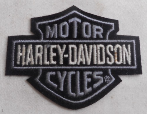 Neu Vintage Harley Davidson silber/weiß Logo Patch 2-5/8" weiß x 2" hoch