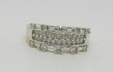 Vintage Solid 14K Yellow Gold Diamond Ring Size 6 - LB0922