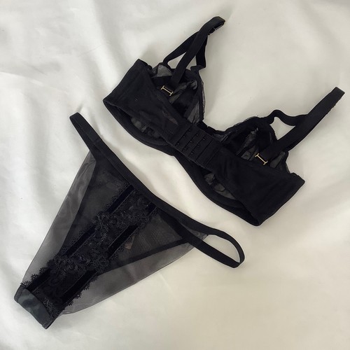 Victoria's Secret Very Sexy Black Unlined Bra & Brazilian Set - Size 32DD M BNWT - Picture 2 of 9