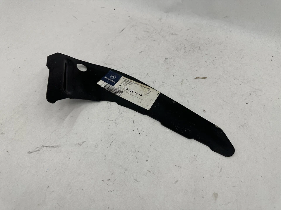 Mercedes-Benz ML320 ML500 1998-2002 placa de refuerzo OEM A 163 626 14 16 Foto 2 de 4