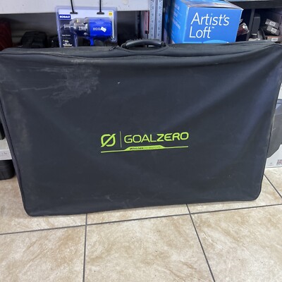 Goal Zero Boulder 200 Briefcase - Solar Panels