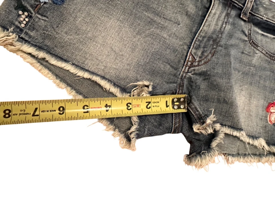Pantalones Cortos Denim Express Tiro Bajo Bordados Florales Talla 4 Dobladillo Deshilachado Foto 4 de 4