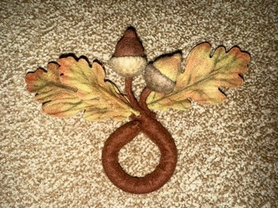 R. John Wright Acorn Napkin Ring Made For Ufdc Souvenir  Rare Felt Excellent Con