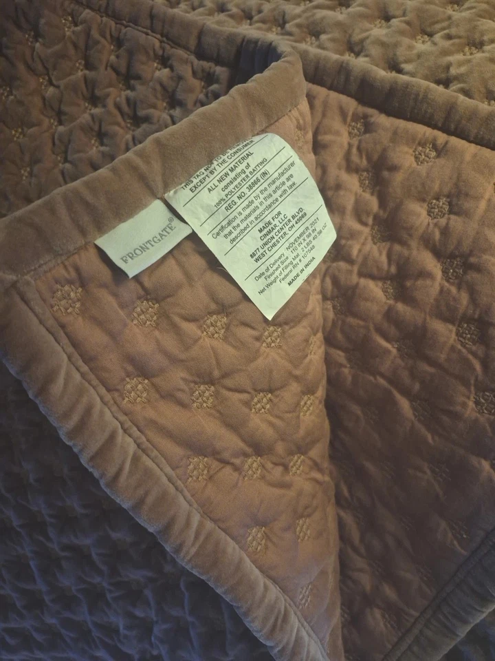 FRONTGATE Rumi Velvet KING Rumi Velvet Quilt 100% Cotton BLUSH EUC - Image 2 of 4