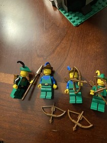 LEGO 6066 Forestmen Camoflauged Outpost - 100 Complete