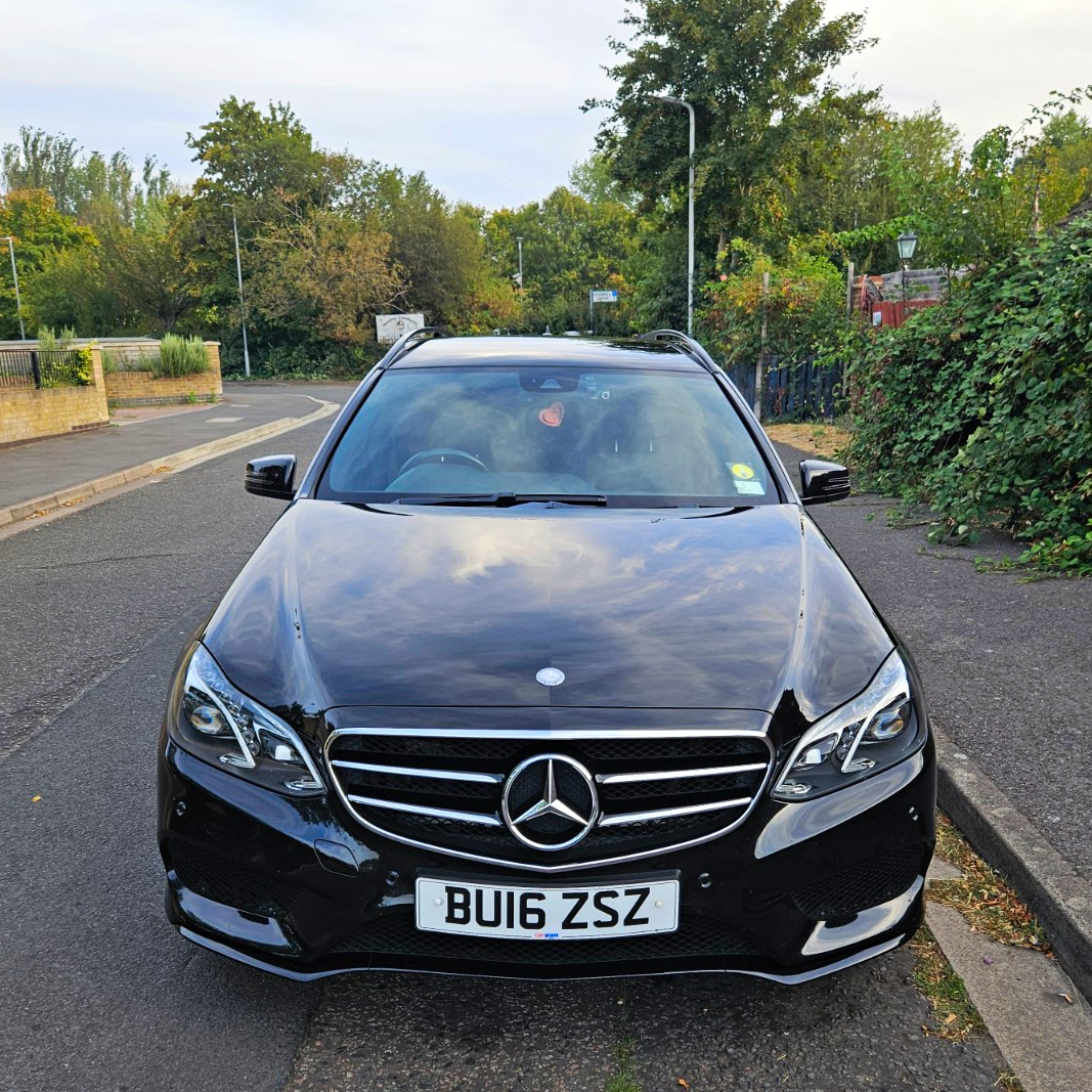 Mercedes-Benz E220 BLUETEC NIGHT EDITION