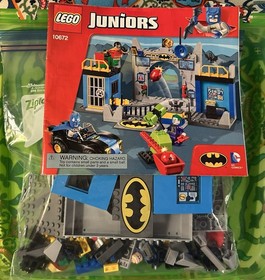 LEGO 10672 Batman Defend the Batcave Juniors 100% Complete No Box