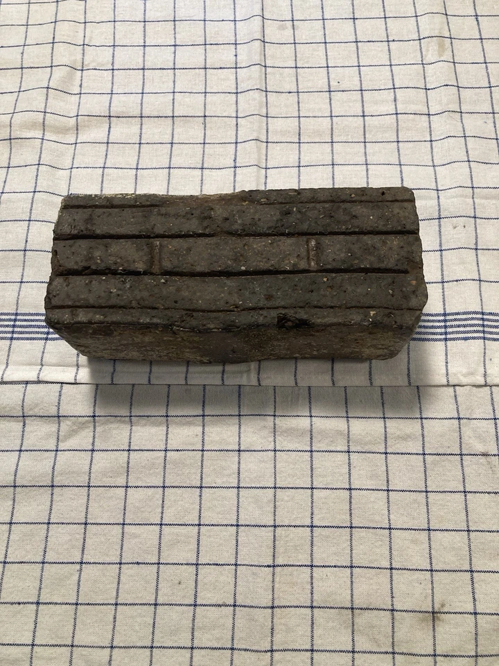 Ladrillo Indy 500 original de pista de carreras original Foto 2 de 4