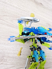 LEGO Bionicle Nocturn 8935 100% complete set with 2 yellow squids Barraki King