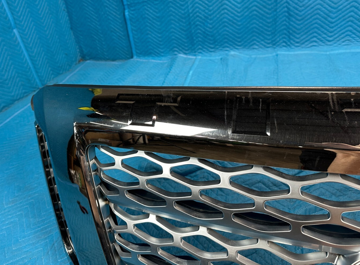 Nissan Titan XD Platinum Radiator Grille w/ Emblem Dark Chrome 16