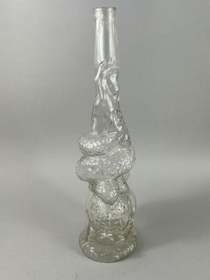 Antike Klarglas Schnapsflasche Schlange und Delfin, 37 cm Bastelaufsteller