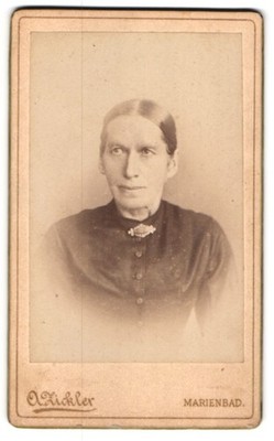 Photograph A. Zickler, Marienbad, lady in black dress with brooch 