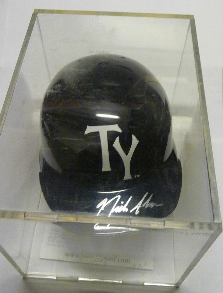 CASCO DEL EQUIPO DE LIGAS MENORES DE LOS TAMPA YANKEES FIRMADO POR NICK JOHNSON + VITRINA LUCITE Foto 2 de 3