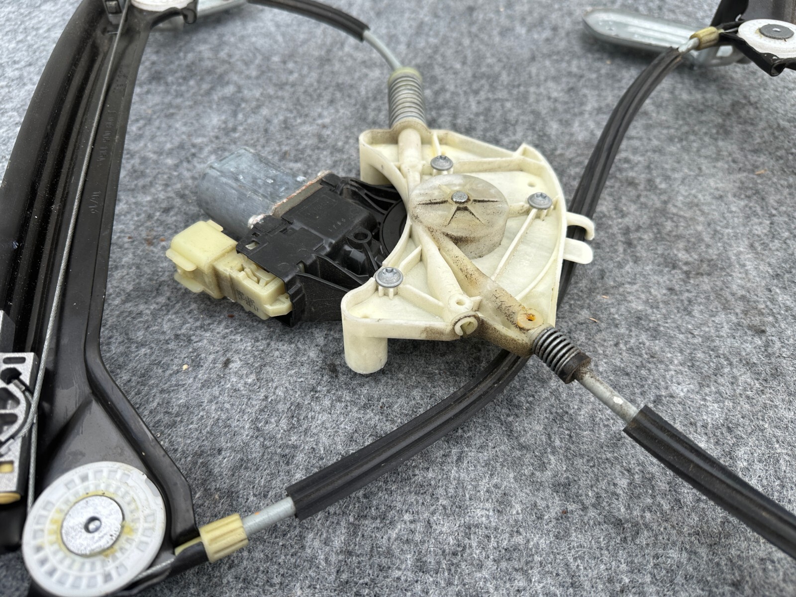 REAR RIGHT SIDE WINDOW REGULATOR MOTOR OEM 67K 14-19 MASERATI QUATTROPORTE GTS