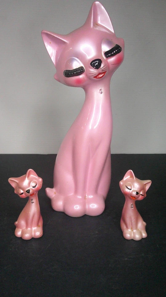 vintage kitsch pink cat with her 2 pink kittens with large eyelashes Z154 - Image 3 of 4