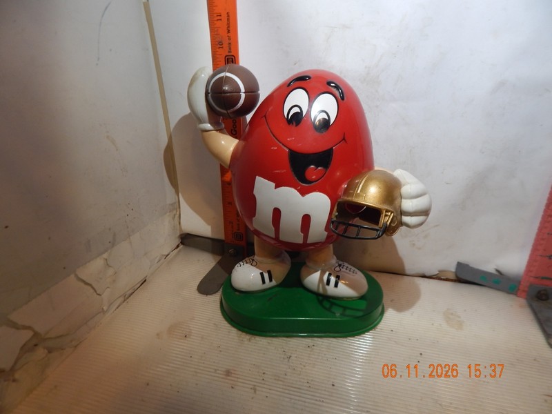 RED PEANUT M&M Football Player Mars Inc Chocolate Candy Dispenser 9 inch Vintage
