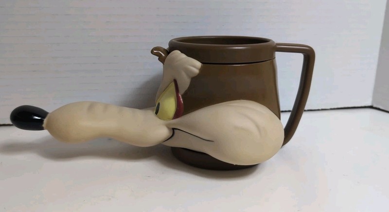 Promotional Partners Wile E. Coyote Figural Plastic Mug Looney Tunes 1992