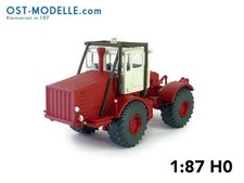 Traktor Kirovets K-700 rot weiss mit Motorverkleidung Überrollbügel