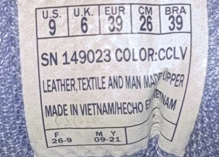 Zapatos Skechers D'LUX Walker en beige.Cuenta con parte superior de cuero y textil.Mem Flan Foto 3 de 4