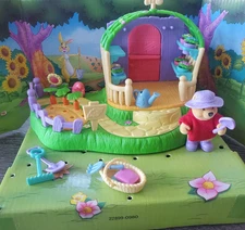 Winnie the Pooh - Pooh's Friendly Places Very Grand Garden 1998 Mattel