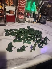 Lot Of Green Army Men Toy Soldiers Greenbrier