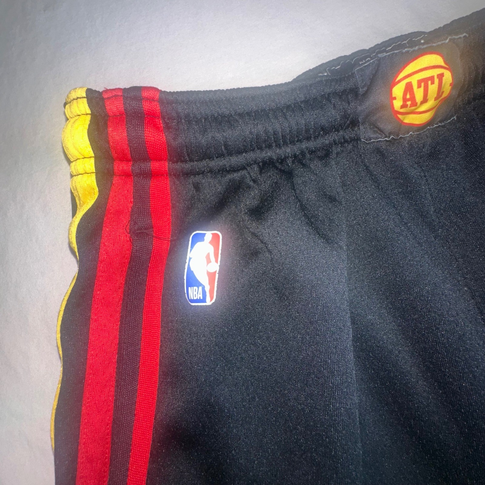 Jordan NBA Basketball Athletic Shorts Kids Atlanta Hawks Black Red Yellow Size L thumbnail 7