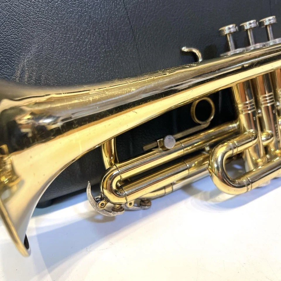 C.G.Conn. DIRECTOR Cornet Dorado Usado con Estuche Rígido Boquilla Foto 3 de 4